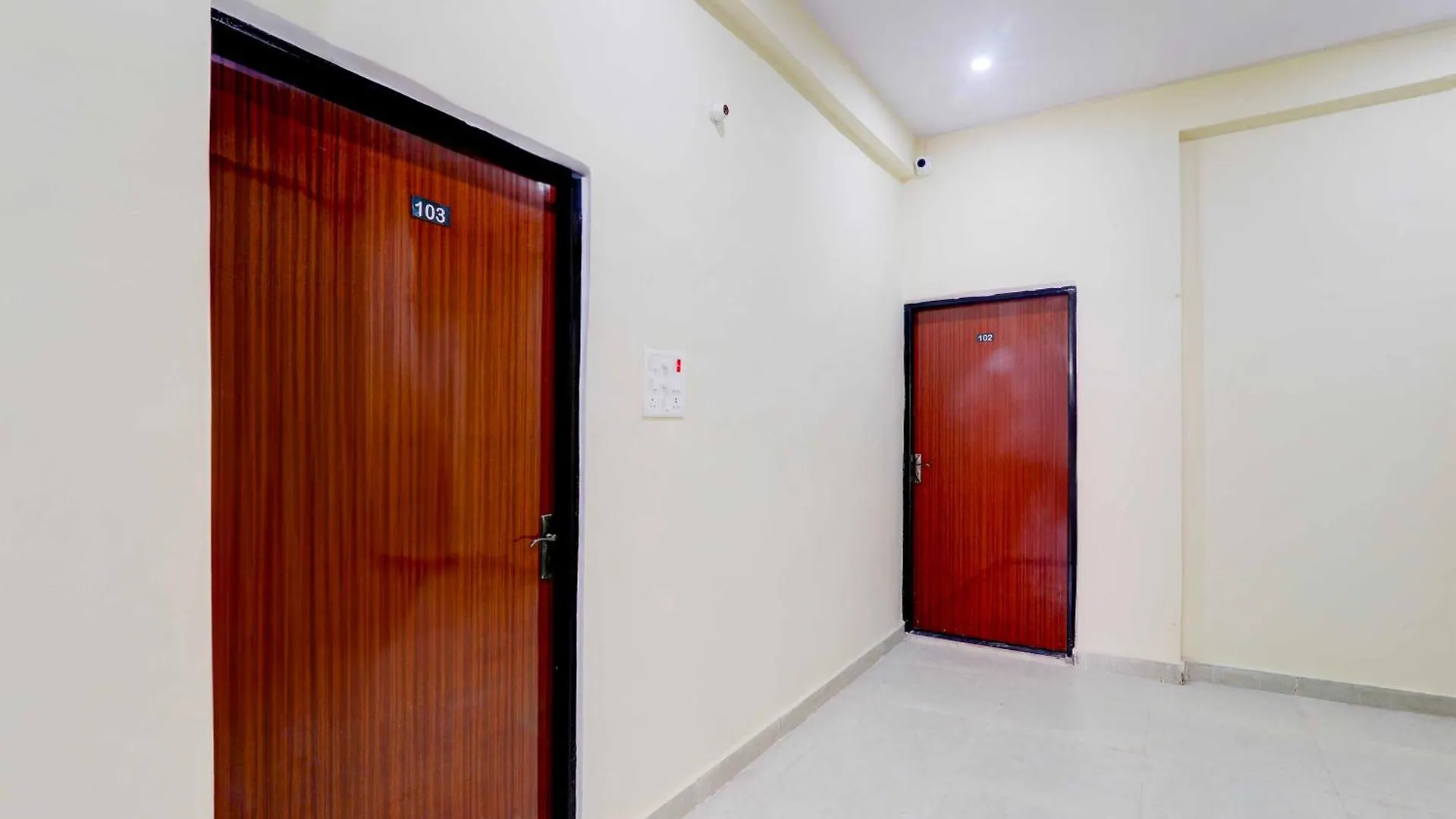 فندق Collection O Sudhirpur Near Phonix Hospital فاراناسي