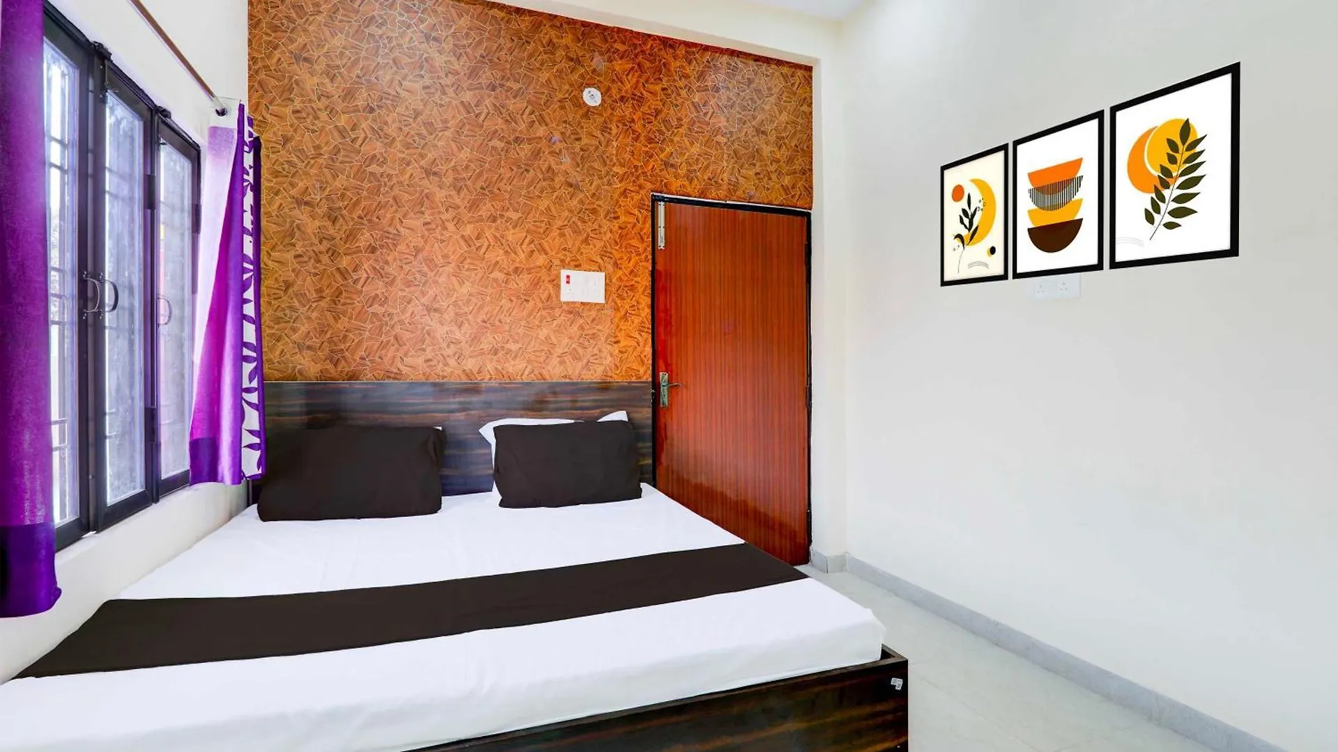 Collection O Sudhirpur Near Phonix Hospital Hotel Varanasi 3*,  Indien